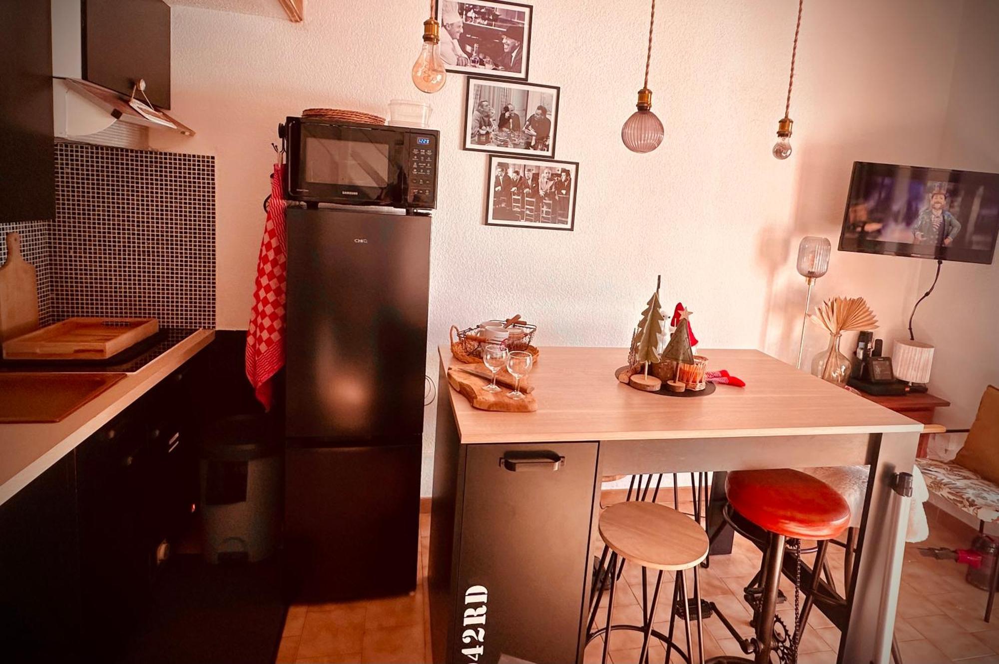 Residence Le Sunset: Seaside Retreat with Garden and Bike-Friendly Amenities Marseillan  Exterior photo